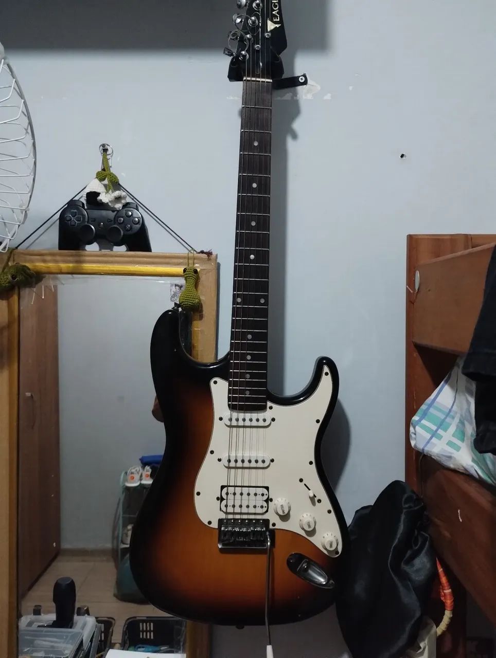 Guitarra stratocaster Eagle HSS