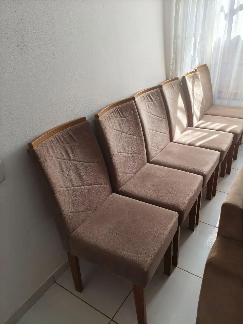 06 cadeiras de madeiras, para mesa de estar - Foto 4
