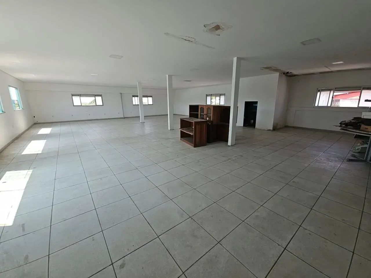 Predio Comercial - Com Salas disponiveis no primeiro andar - Foto 2