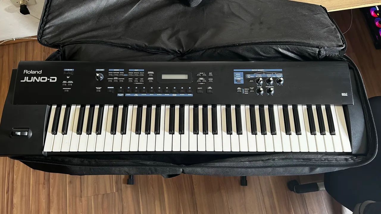 Roland JUNO-D 61 Teclas + Capa Original/Proteção - Foto 2