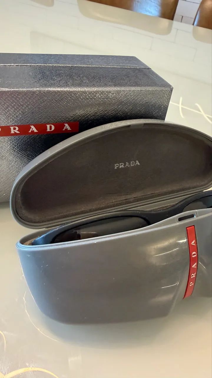 Óculos de sol Prada com caixa - Foto 3