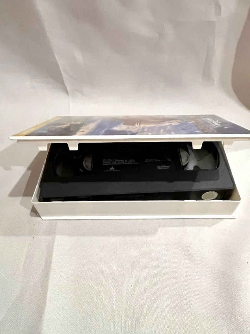 VHS Dinossauro (Disney) - Dublado - Foto 2