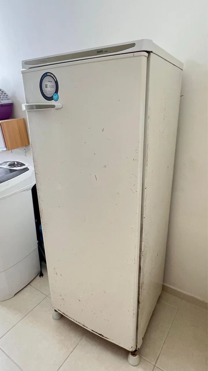 Geladeira semi nova - Foto 3