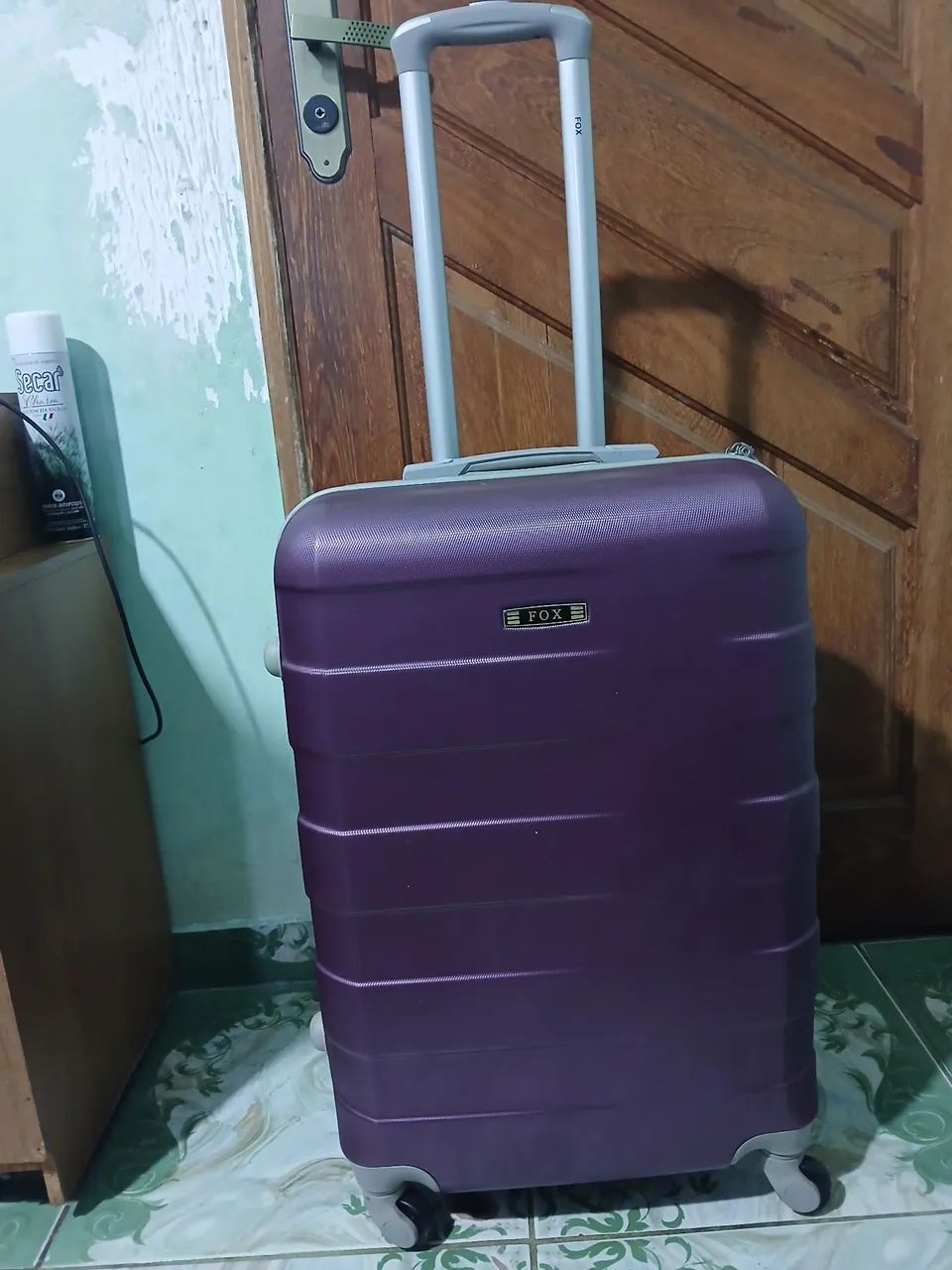 Mala de Viagem Média Roxa 4 Rodas com Cadeado