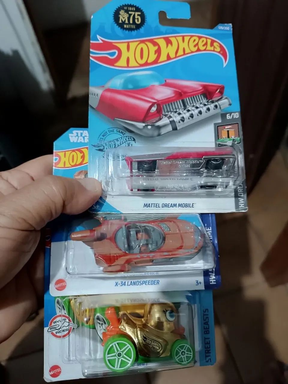 Carrinho Hot Wheels 3 unidades 