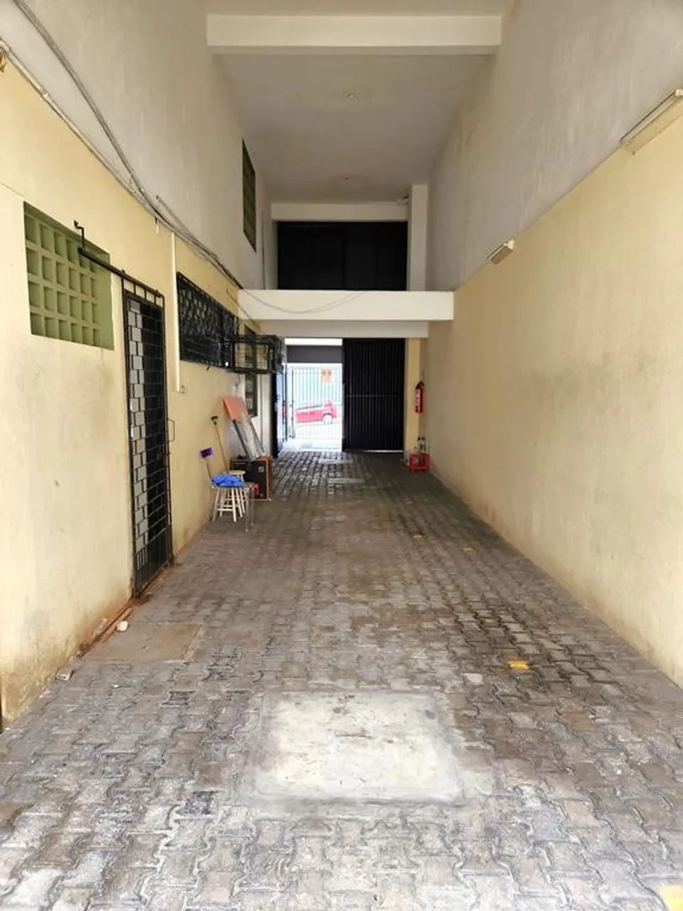 EXCELENTE PREDIO COM 09 SALAS E 09 BANHEIROS, COM VAGA PARA 05 CARROS E QUASE ESQUINA COM  - Foto 2