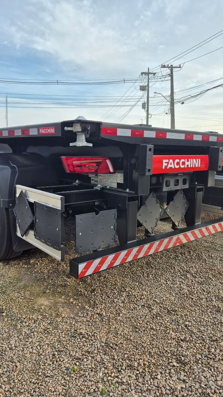 CARRETA Porta container facchini 12 pinos zero km bug de 40 pés com plataforma