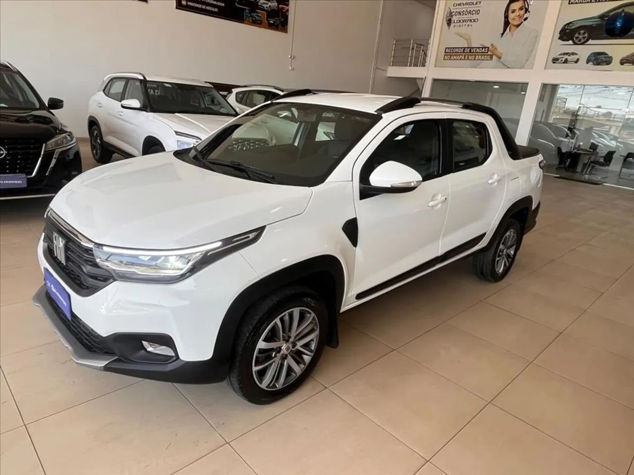 Fiat Strada Volcano 1.3 Flex 8V CD Aut. 2023 - Foto 2
