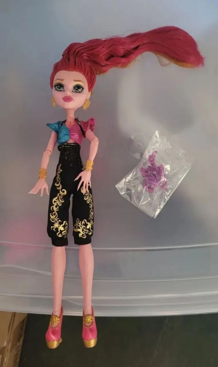 Monster high gigi básica