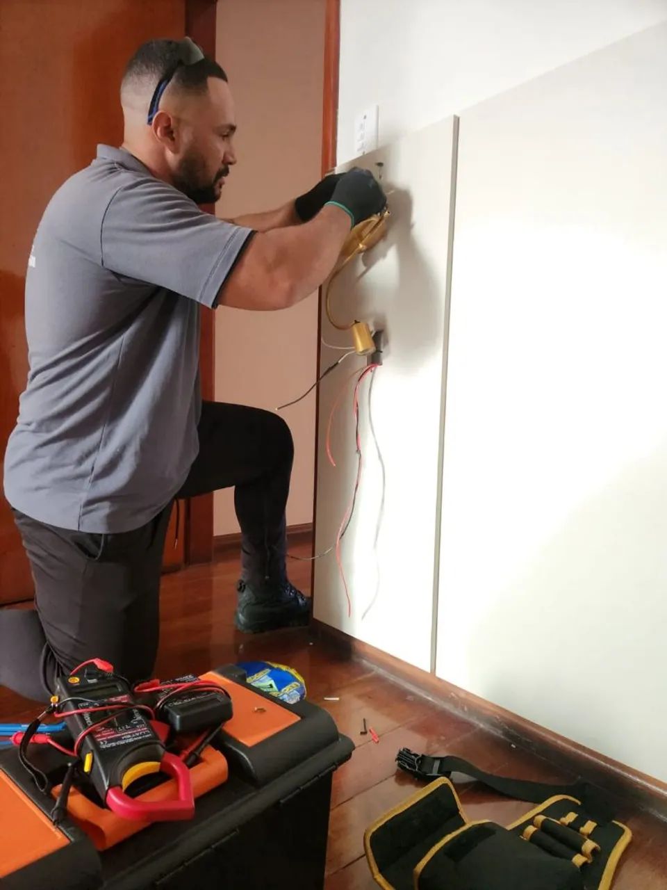 Serviços elétricos  - Foto 2