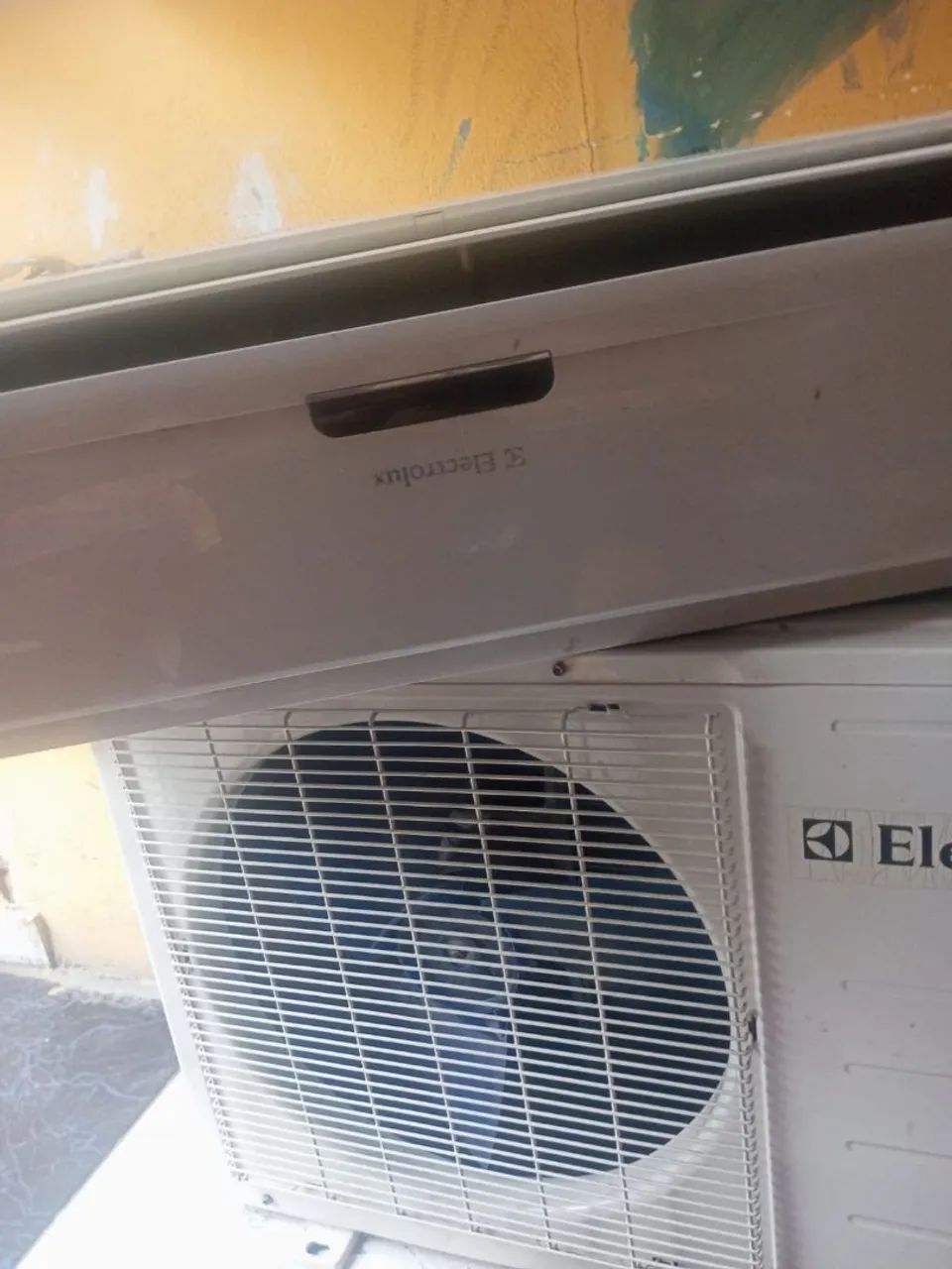 Ar condicionado split 12mil Electrolux semi novo gelando bem - Foto 3