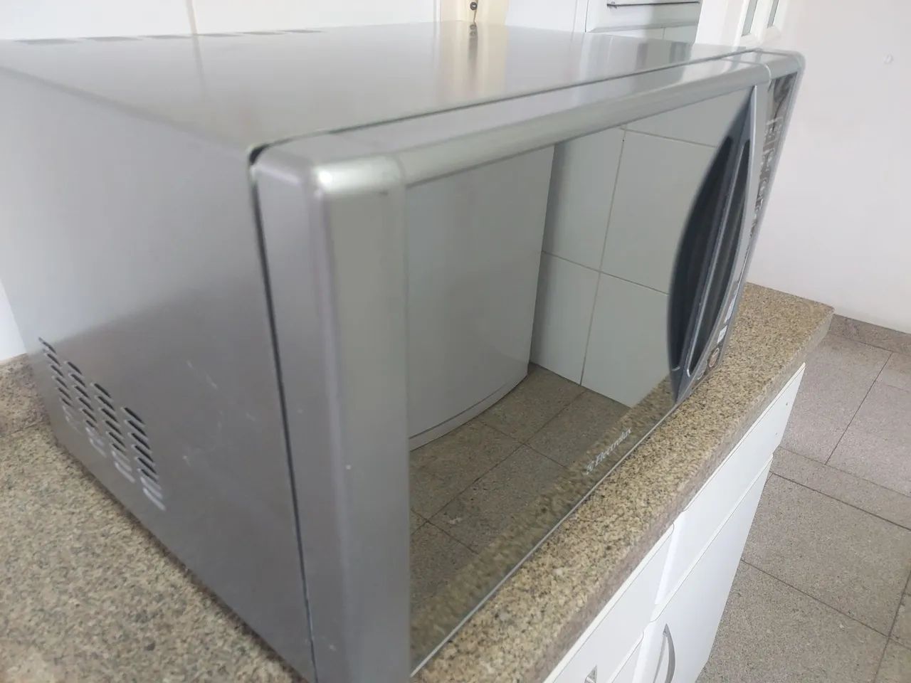 MICROONDAS ELECTROLUX 31 LITROS  - Foto 3