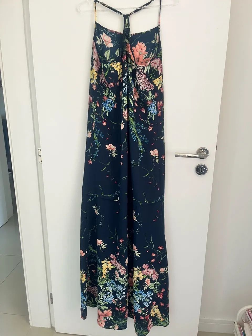 Vestido longo com flores - Foto 2