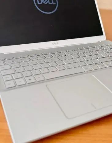 ? DESEMPENHO E ELEGÂNCIA: Notebook Dell Inspiron 5590 TOP
