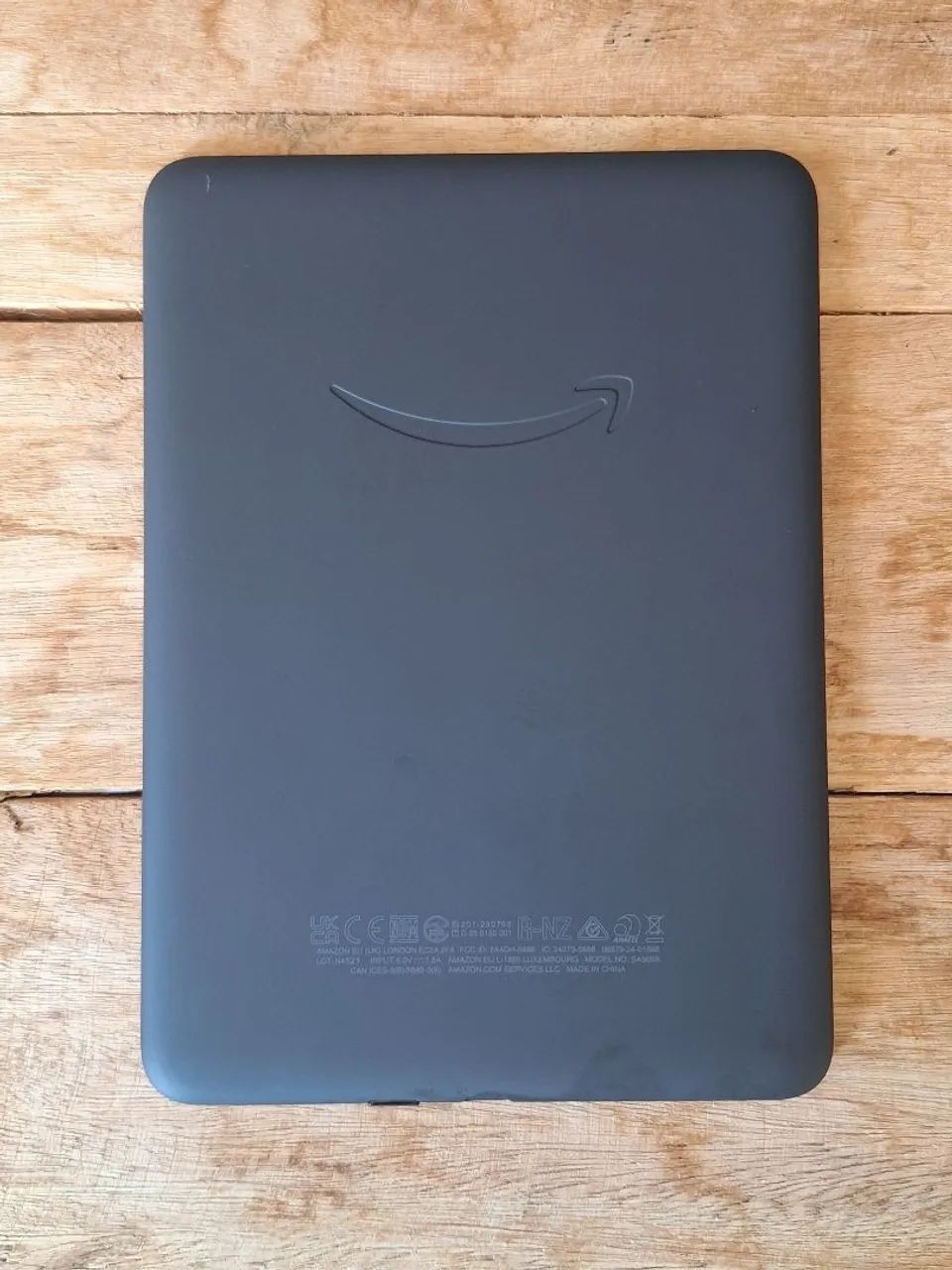 Kindle PaperWhite 12a geração, 16GB com capinha magnética