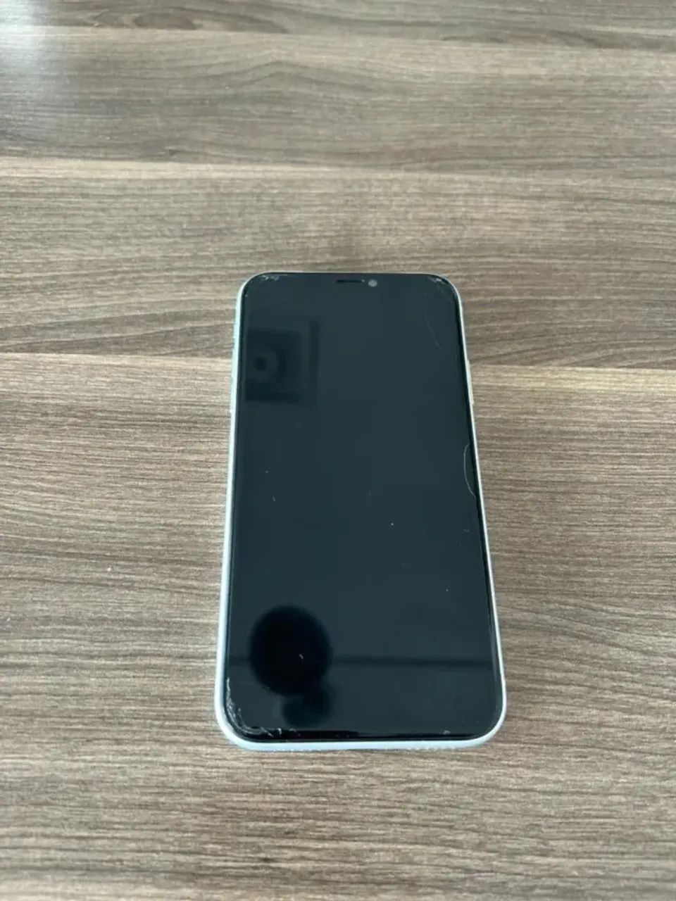Iphone Xr com alguns trincos na pelicula - Foto 2