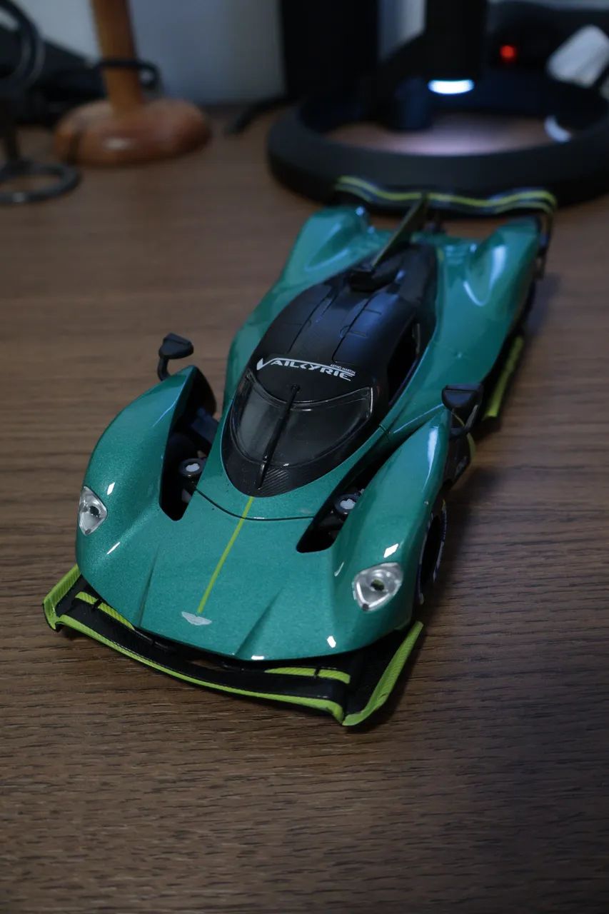ASTON MARTIN VALKIRIE 1:24