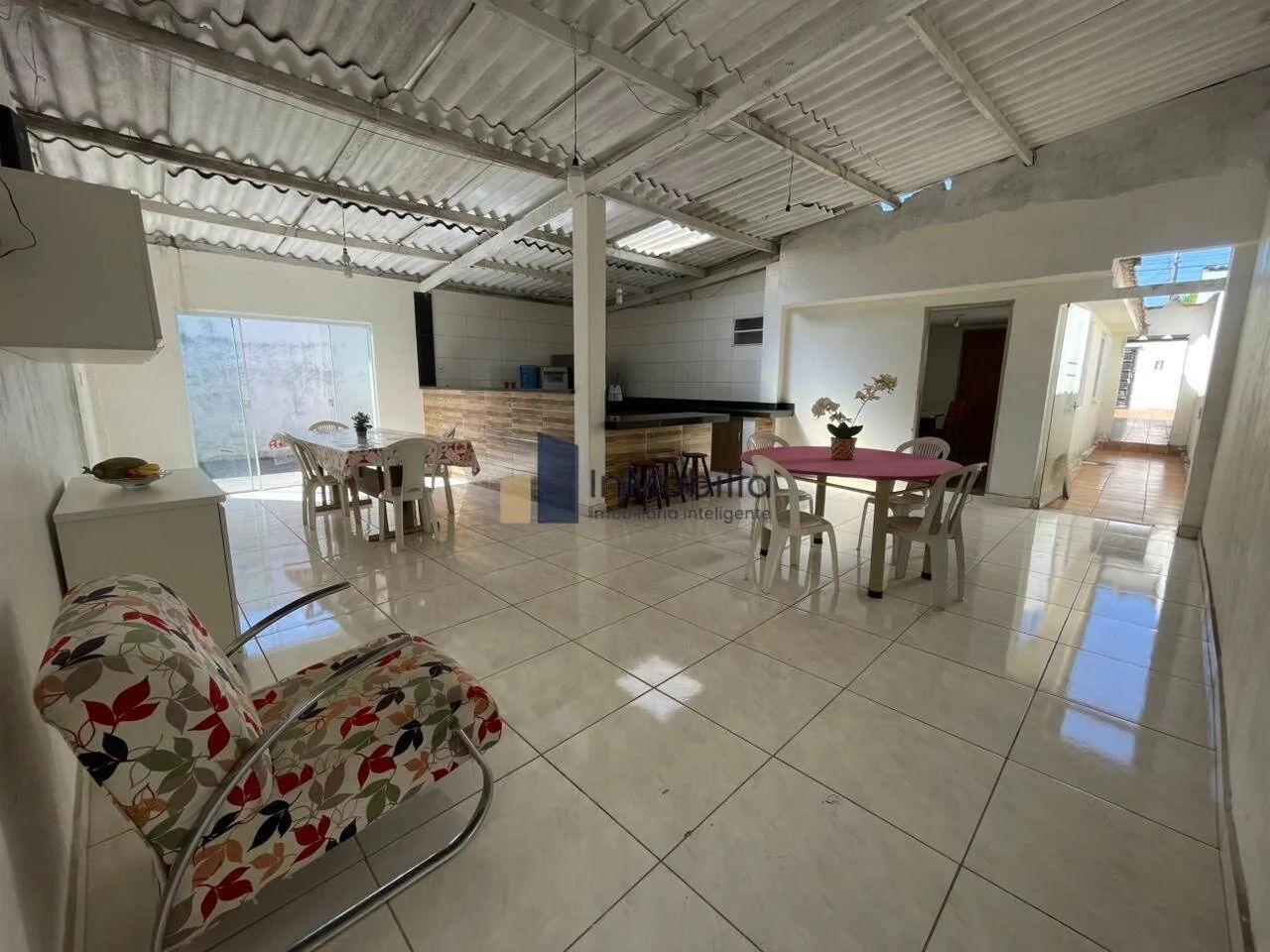 VENDE-SE CASA COM EDÍCULA E SALAS COMERCIAIS - SETOR SÃO JOSÉ