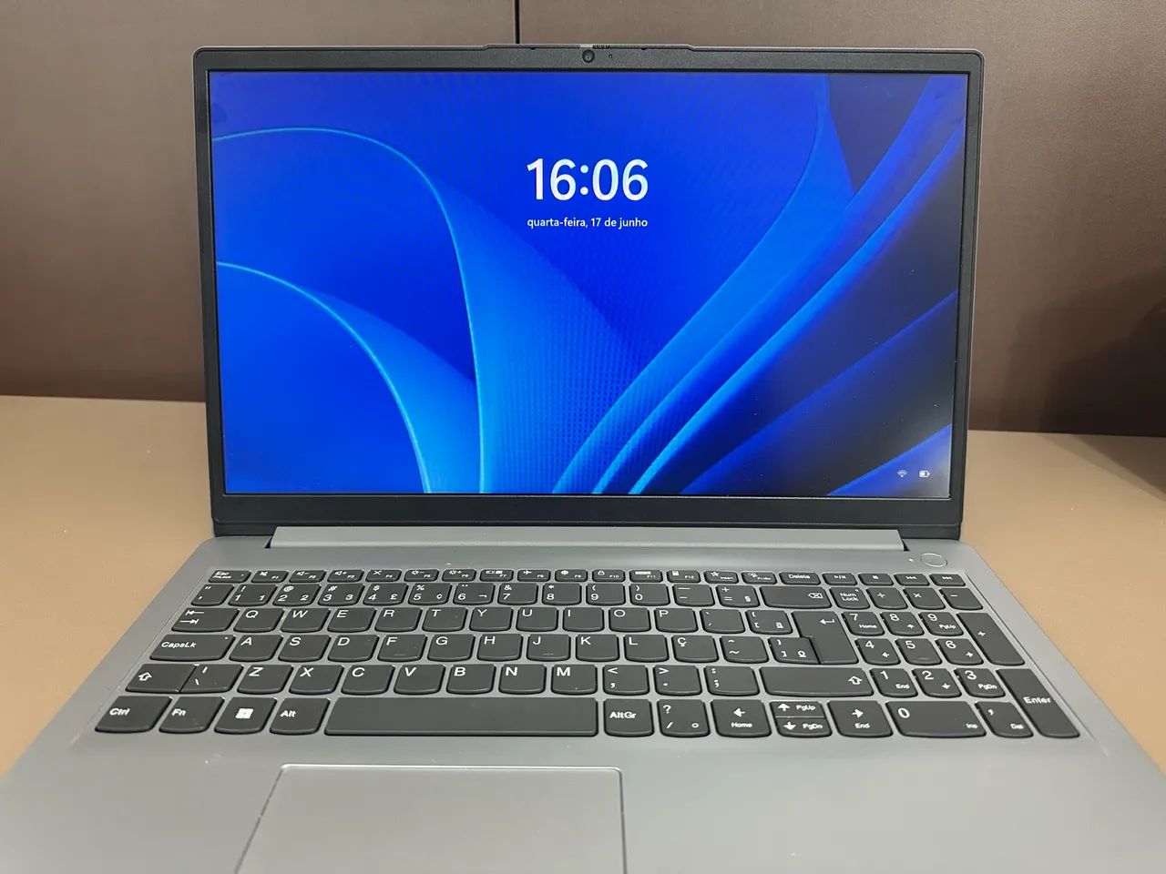 Notebook Lenovo   700  - Foto 3