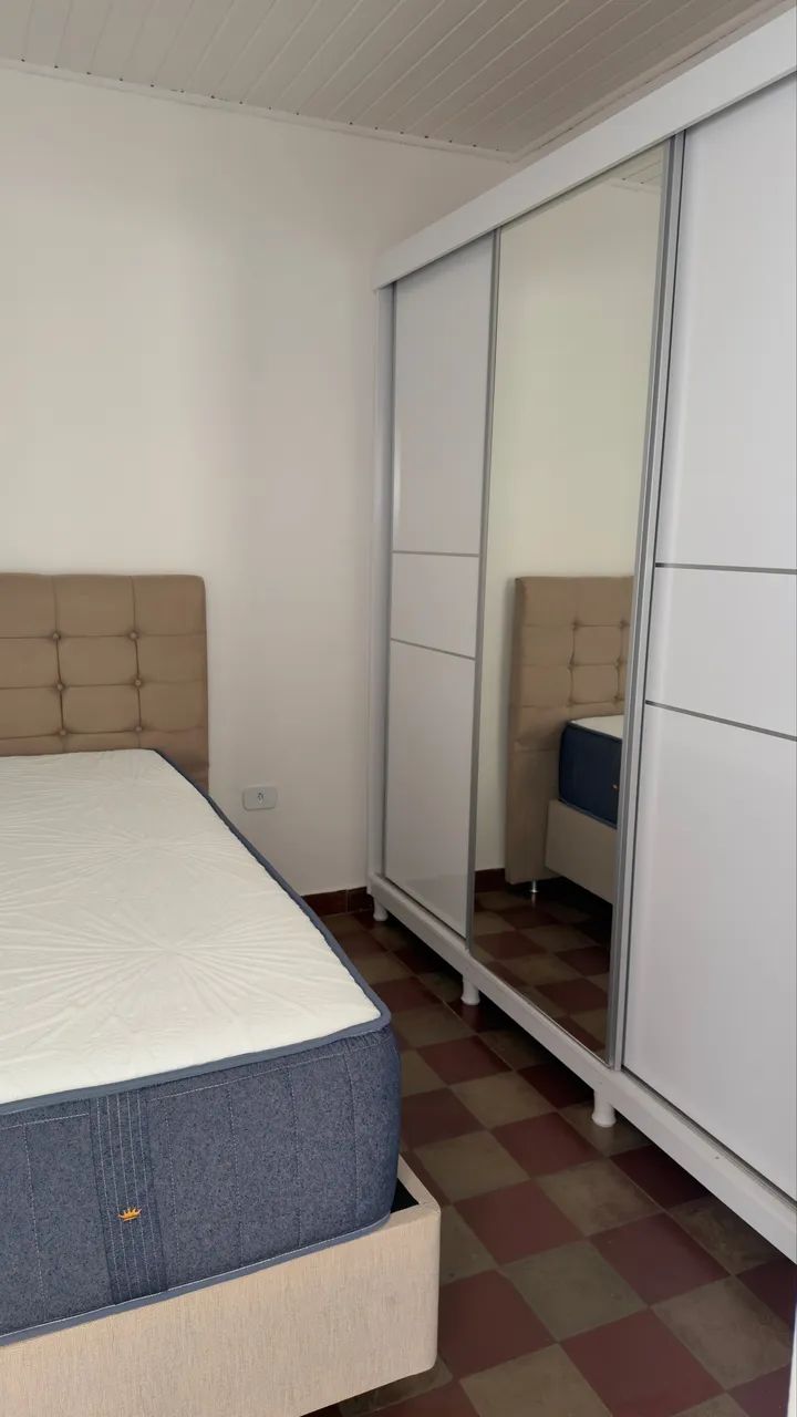 Cama Queen Premium firme e baú. Com cabeceira,  - Foto 2