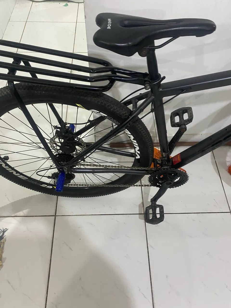Bicicleta aro 29 cinza semi nova 