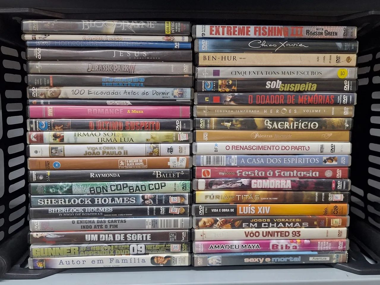 Lote com 120 DVDs de Filmes Diversos