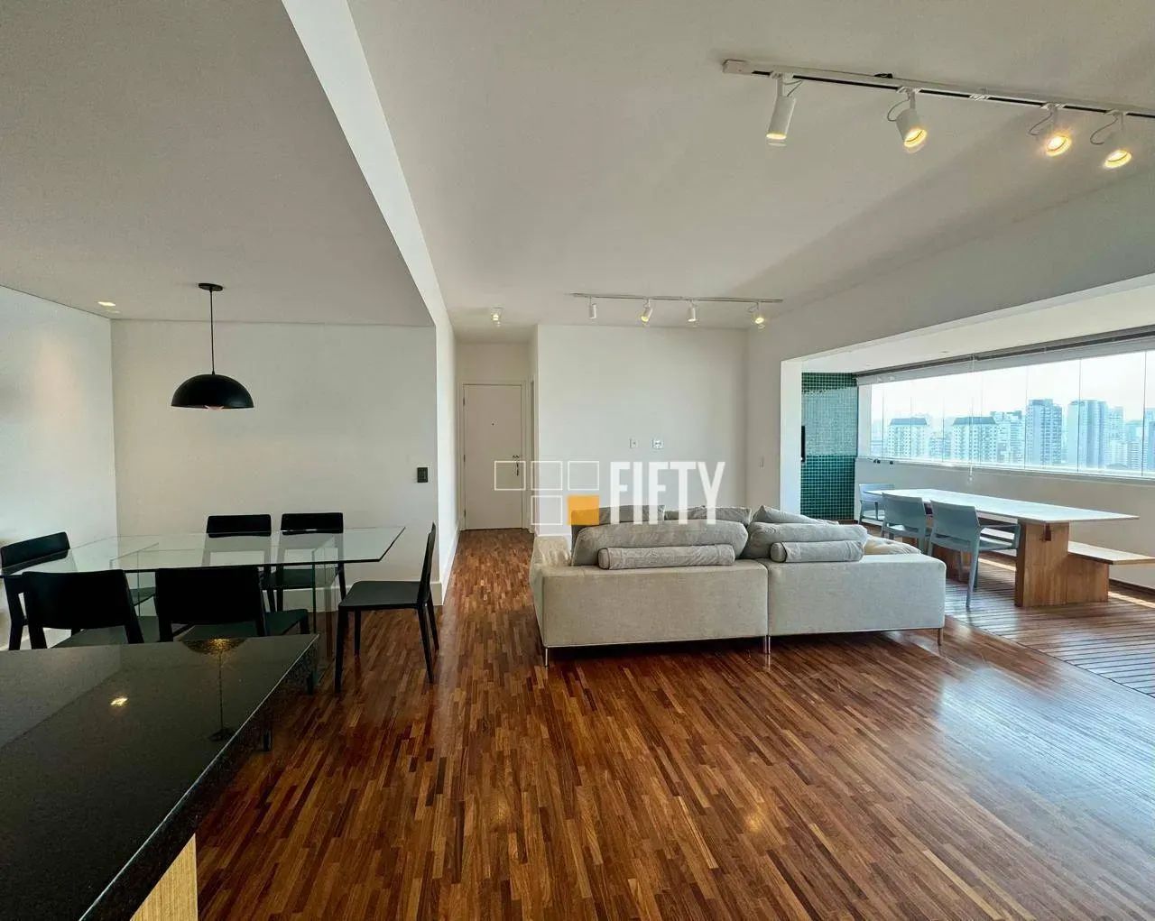 Apartamento para venda e locação, com 120m², 3 dormitórios, 1 suíte, varanda integrada com - Foto 4