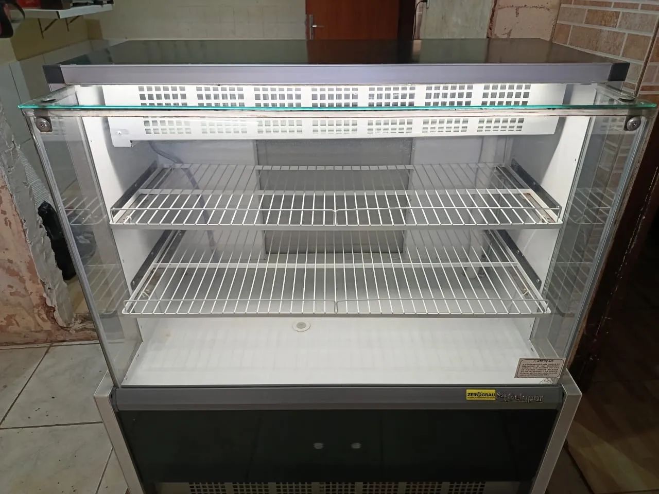 Freezer expositor, na garantia 