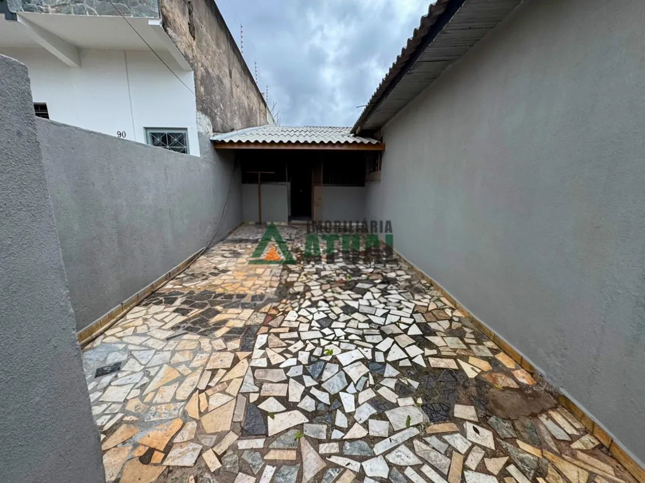 CASA COM 1 QUARTO NA REGIÃO CENTRAL DE LONDRINA - Foto 2