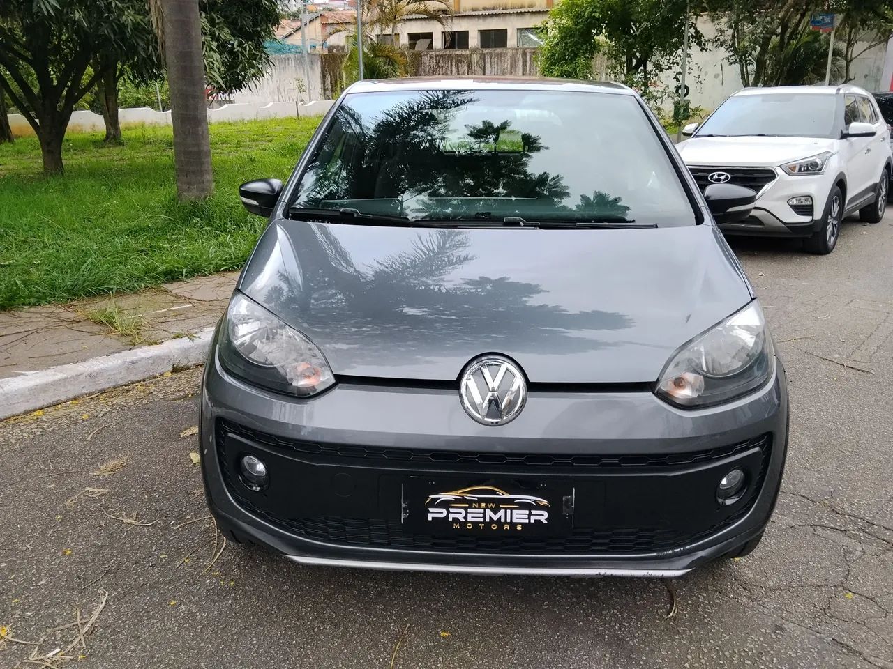 Volkswagen up! track 1.0 Total Flex 12V 5p, foto 3 de 13