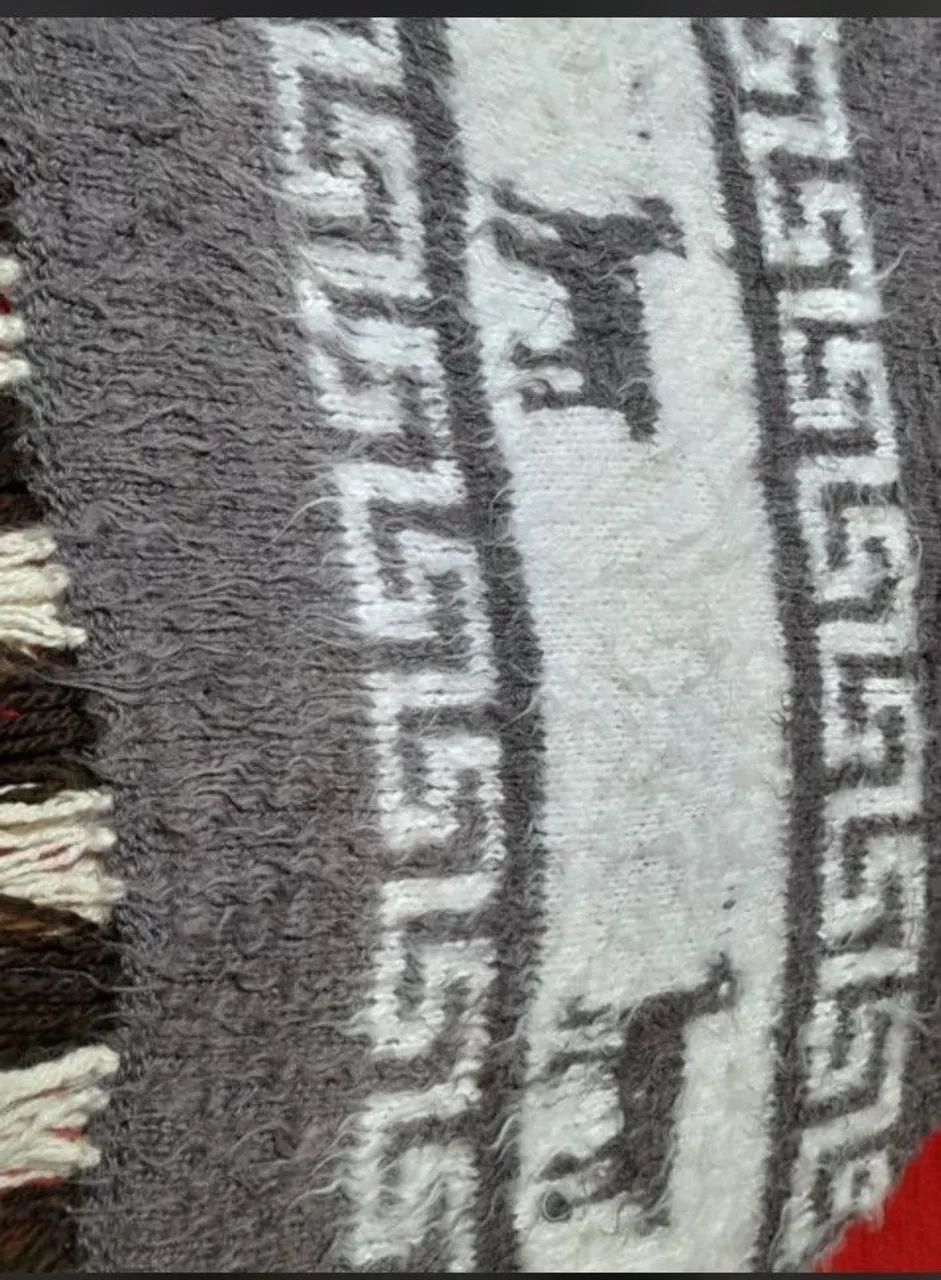 poncho peruano de lã cinza e branco - Foto 4