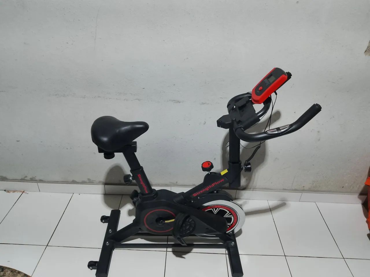 Vende-se bicicleta ergométrica semi-nova - Foto 5