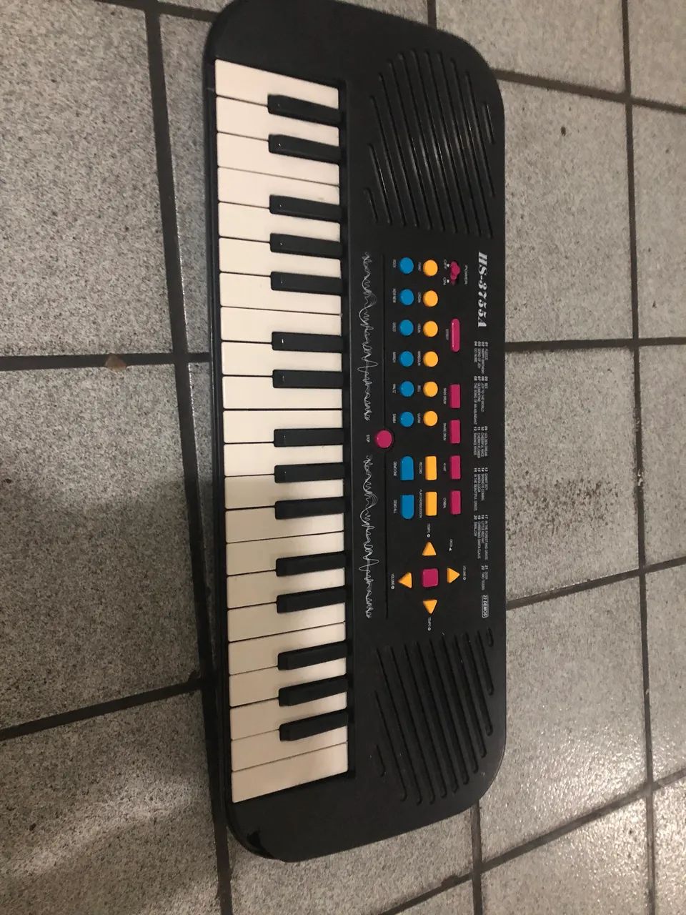 Teclado infantil funcionando