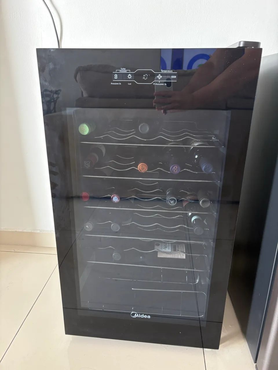 Adega 33 garrafas e cervejeira Consul