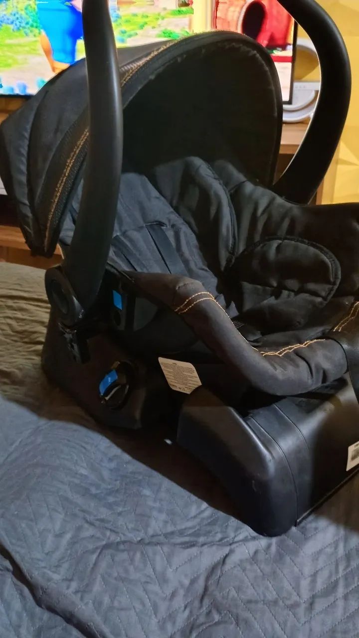 Bebê conforto Galzerano com base de carro 