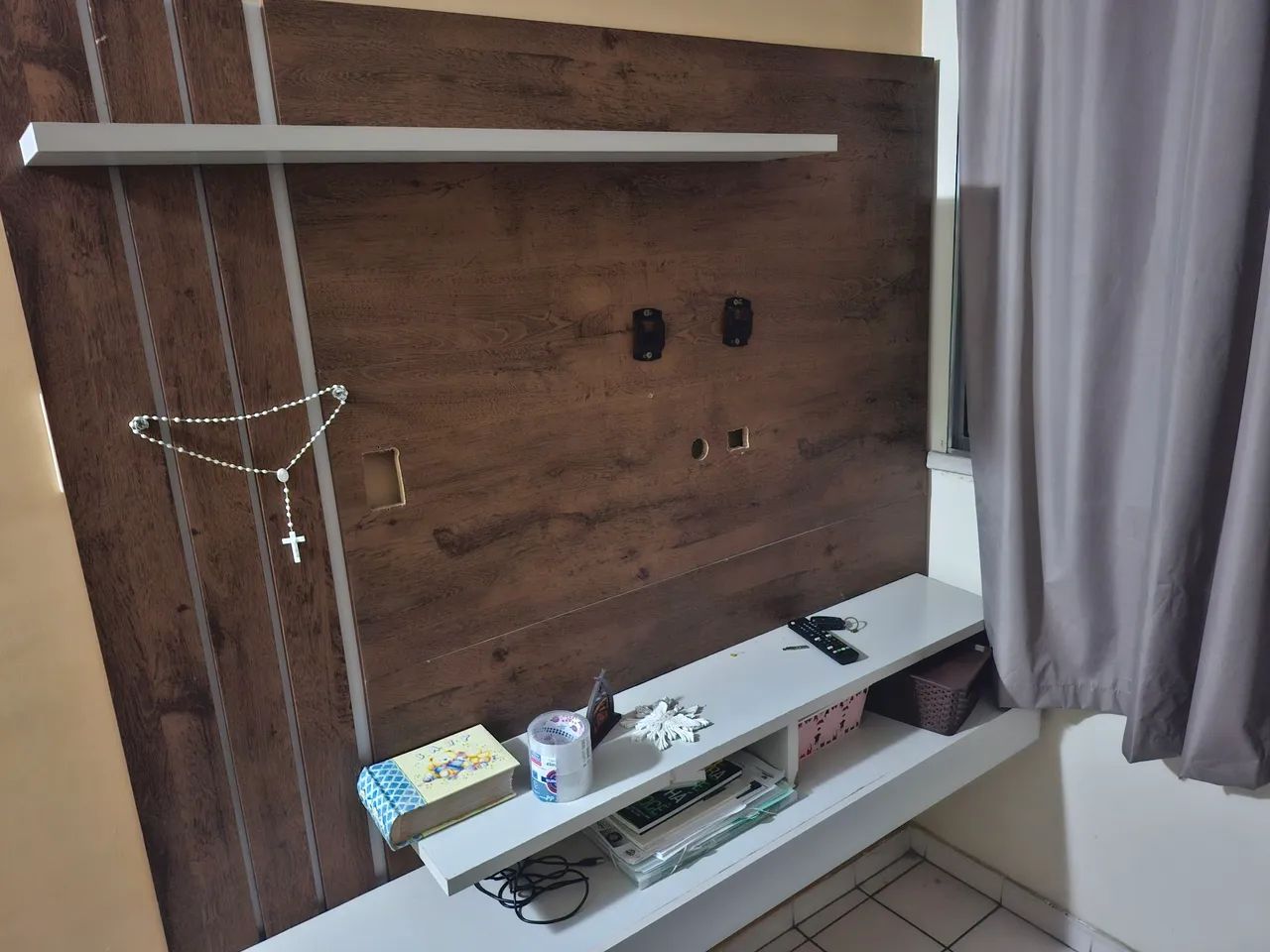 Vende-se Sofa, guarda roupa e painel de sala - Foto 2