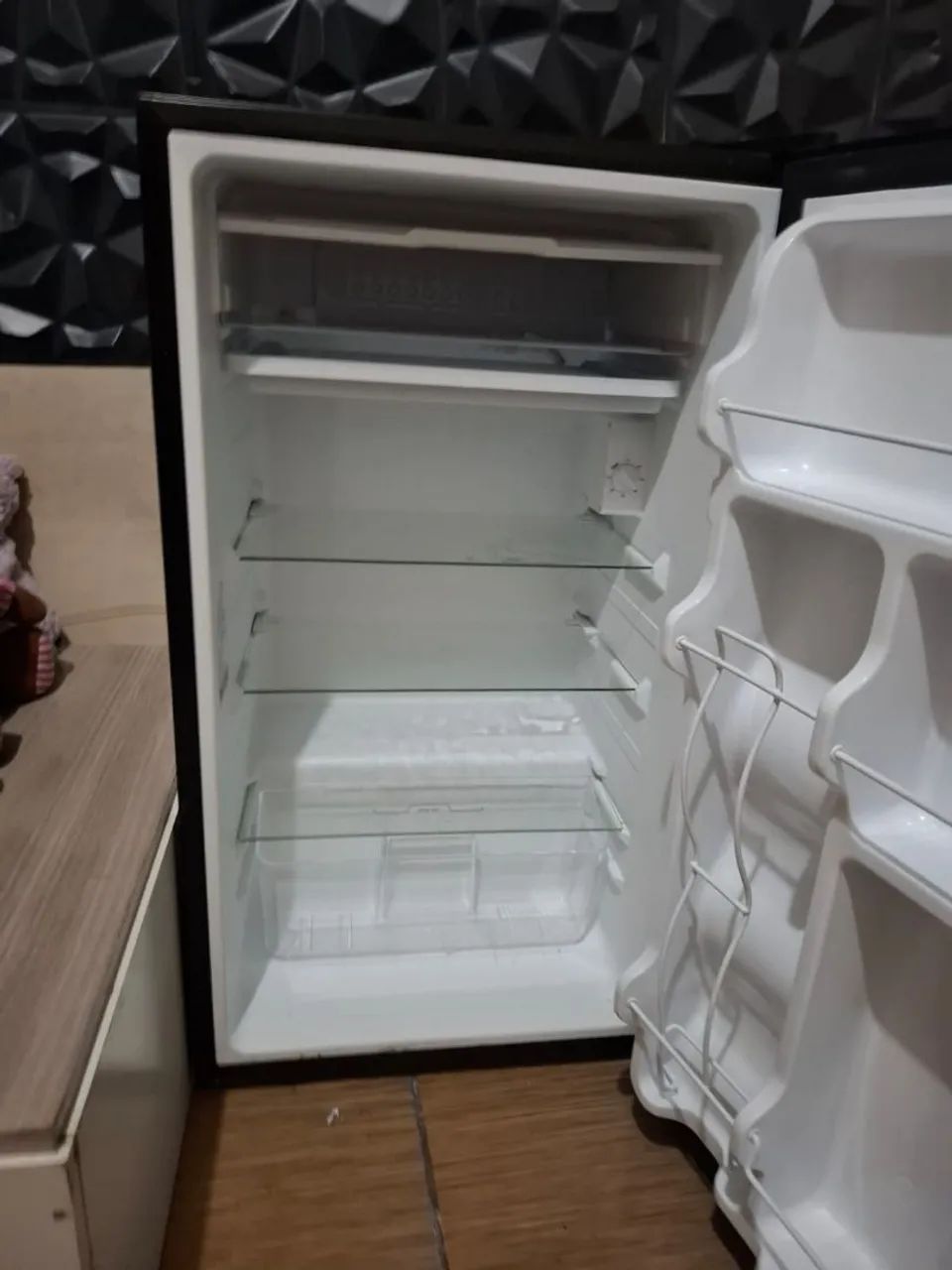 Frigobar midea 93 litros em excelente estado, - Foto 4