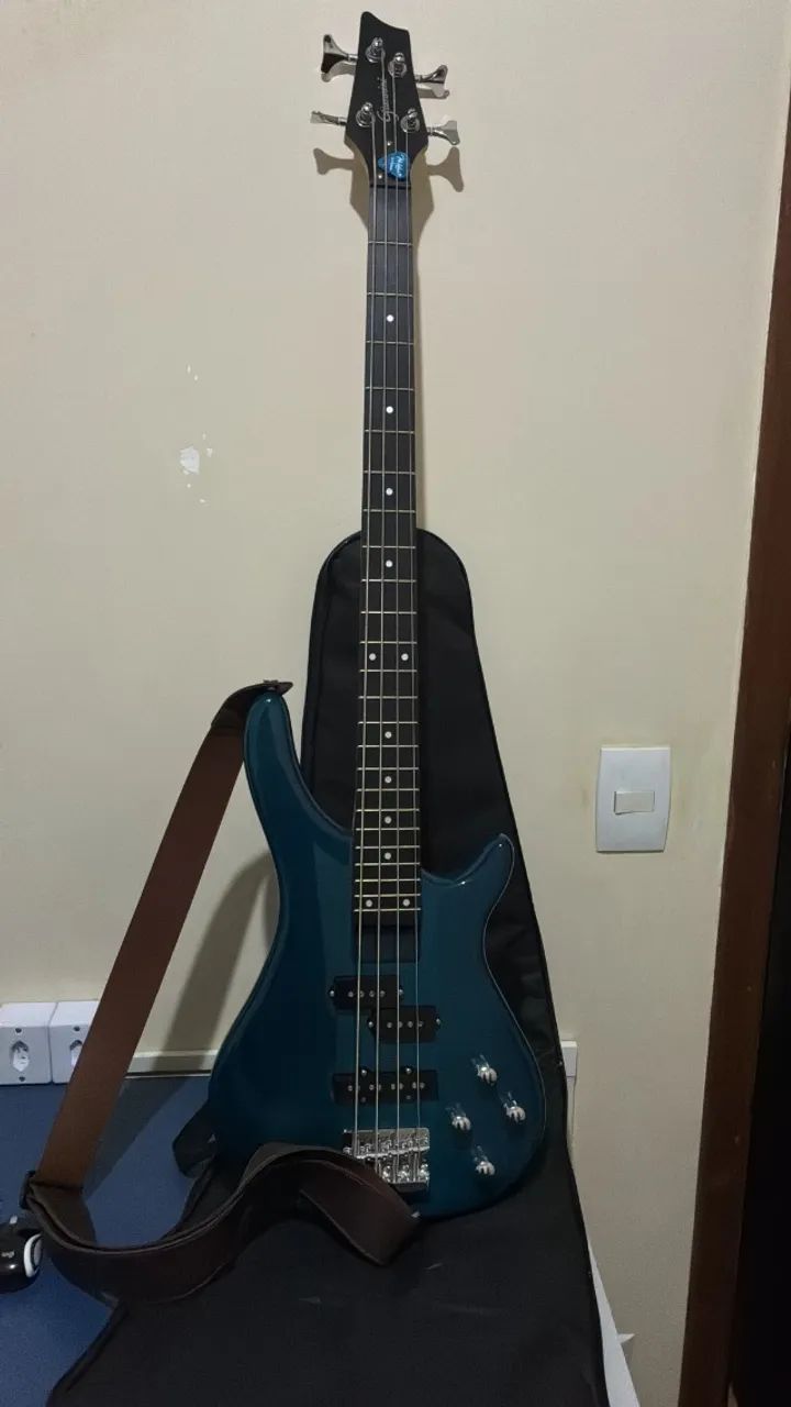 Contra Baixo Gb200a Ativo 4 Cordas + Amplificador Sheldon