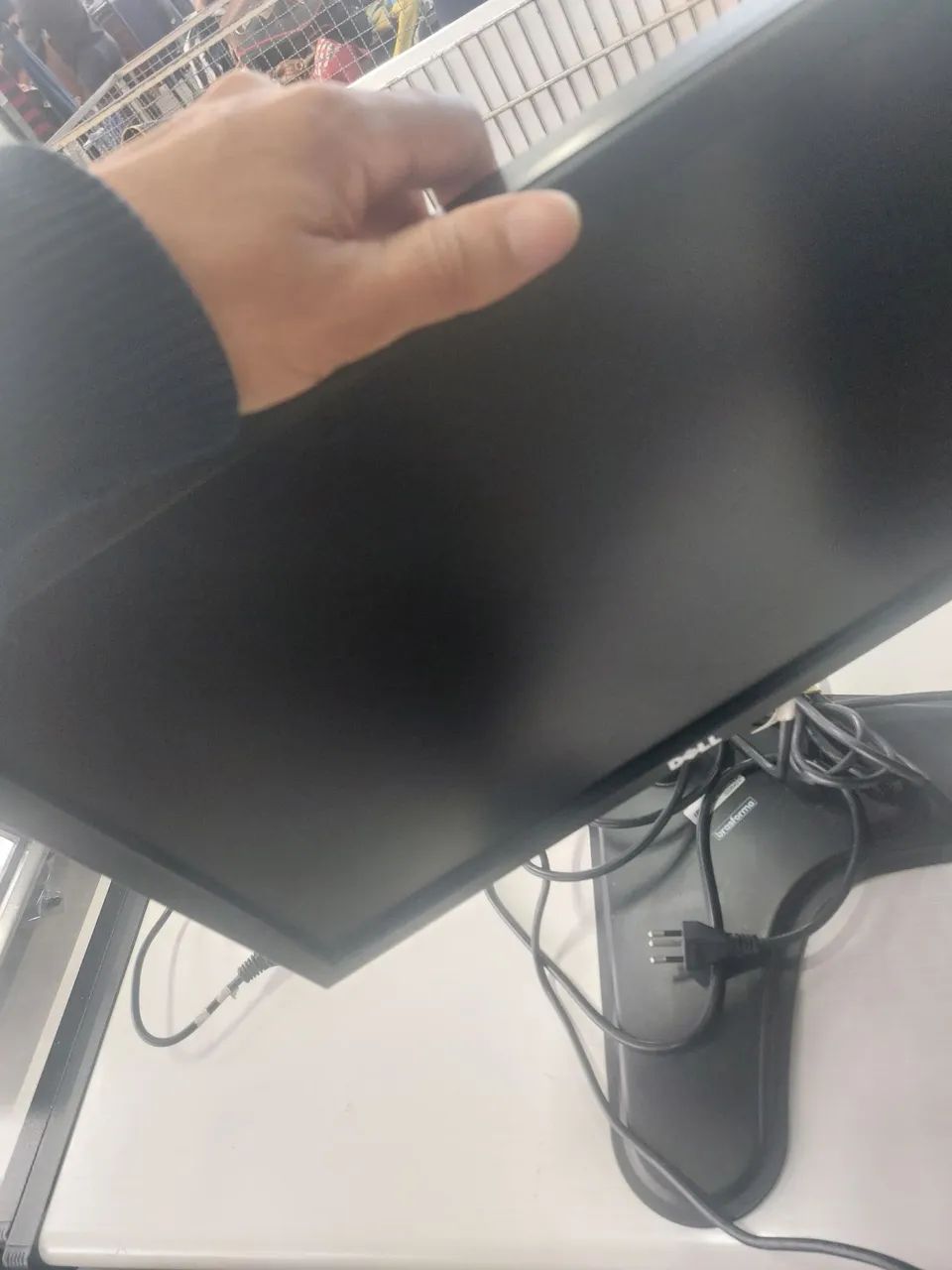 Monitor del com suporte 