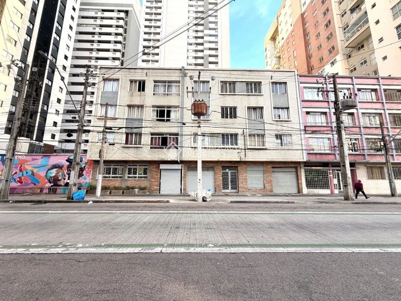 Aparatamento com 02 quartos no Centro