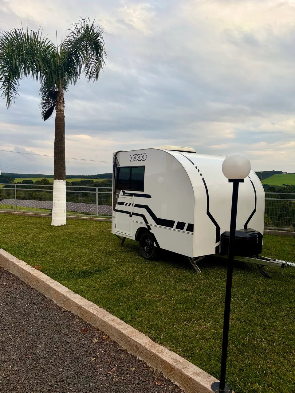 Trailer leve com banheiro  - Foto 4