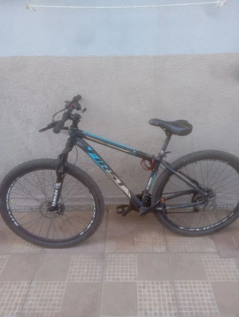 Vendo bicicleta aro 29 com ótima qualidade  - Foto 2