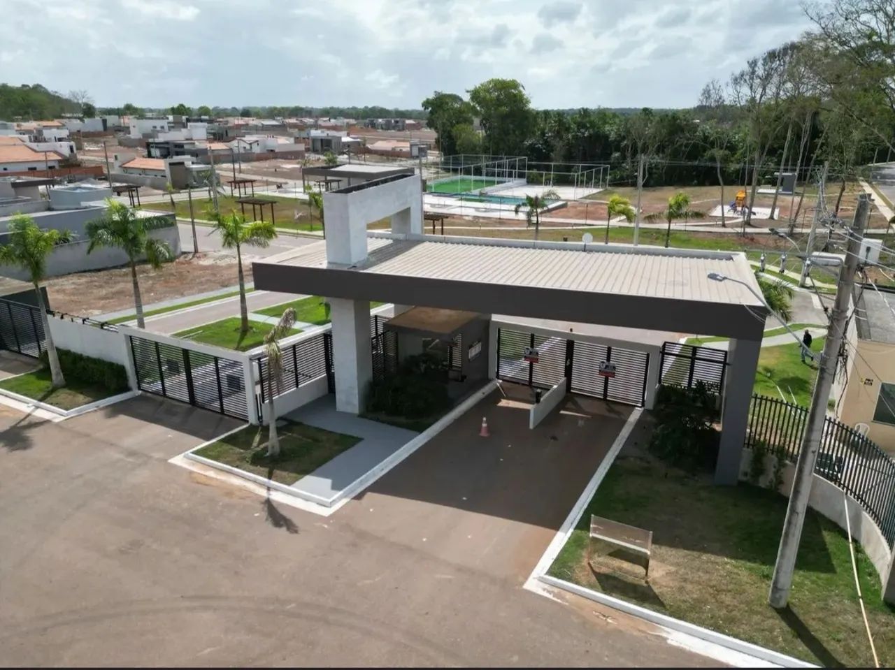 COMPRO Lote no Condomínio Real Park 