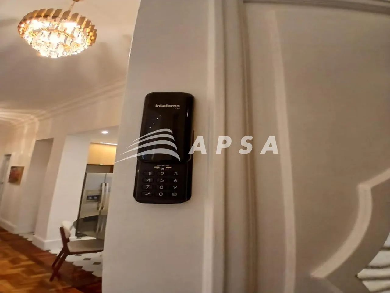 NA CHARMOSA RUA RONALD DE CARVALHO, NO CORAÇÃO DE COPACABANA, ESTE APARTAMENTO DE 150M² RE - Foto 2