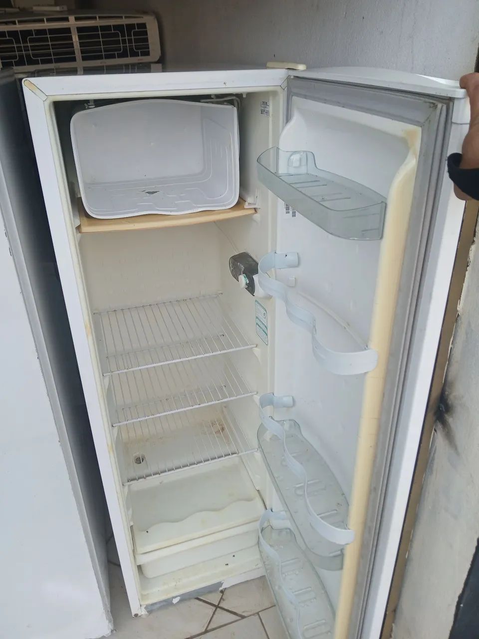 Geladeira conservada