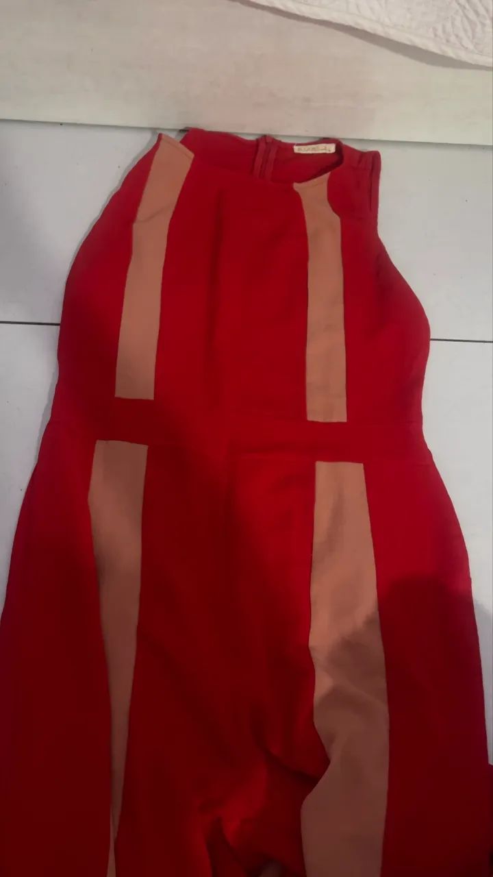 macacão vermelho- tamanho M