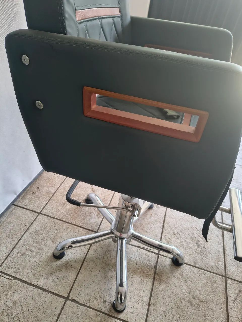 Cadeira de corte infantil  - Foto 2