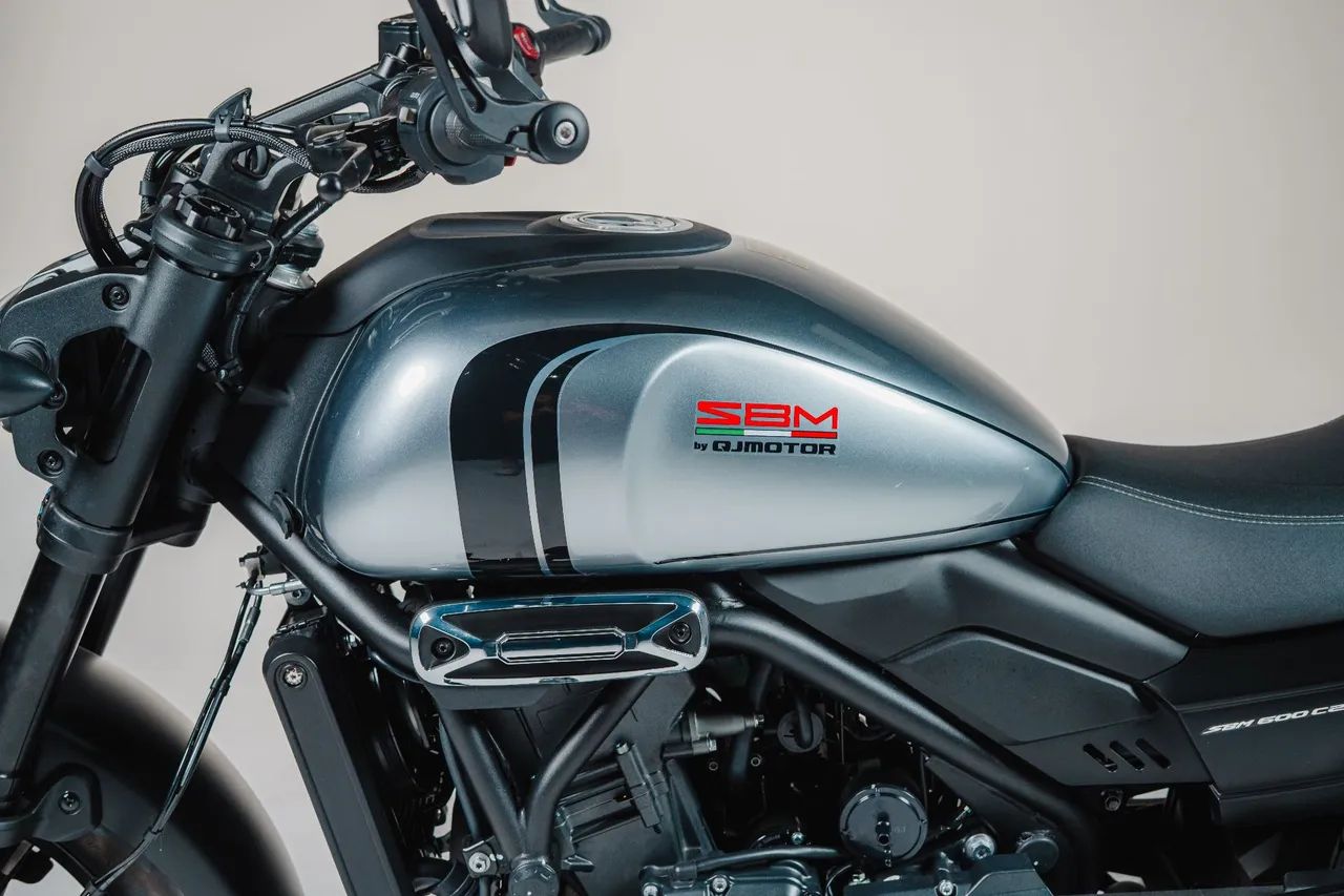 SBM 600C CUSTOM 2026 - Foto 5