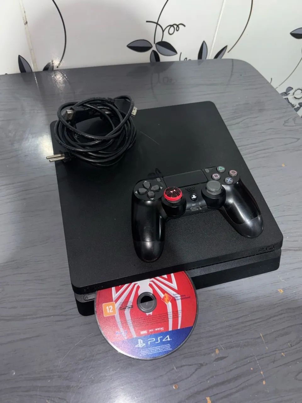 Ps4 slim 1TB 