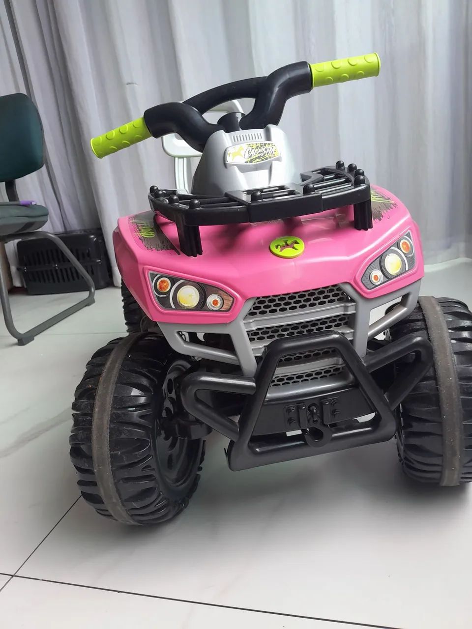 Vendo quadriciclo infantil, ele é bem grande